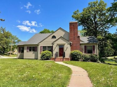 26 Birch Street NE, New London, MN 56273