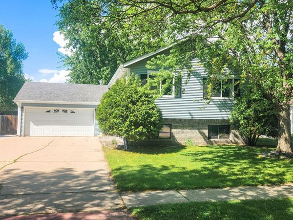 1919 27th Avenue S, Fargo, ND 58103