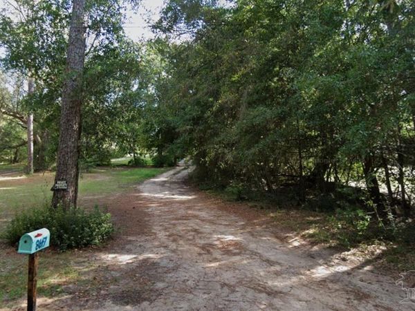 8647 Fortune Rd, Milton, FL 32583