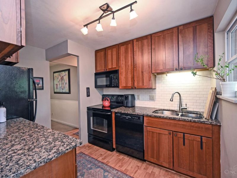 1334 Collinsdale Avenue, Cincinnati, OH 45230 Photo 14