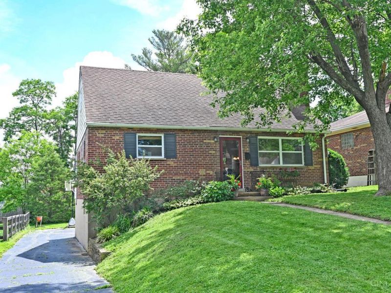 1334 Collinsdale Avenue, Cincinnati, OH 45230 Photo 2