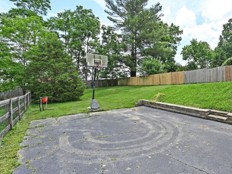 1334 Collinsdale Avenue, Cincinnati, OH 45230 Photo 39