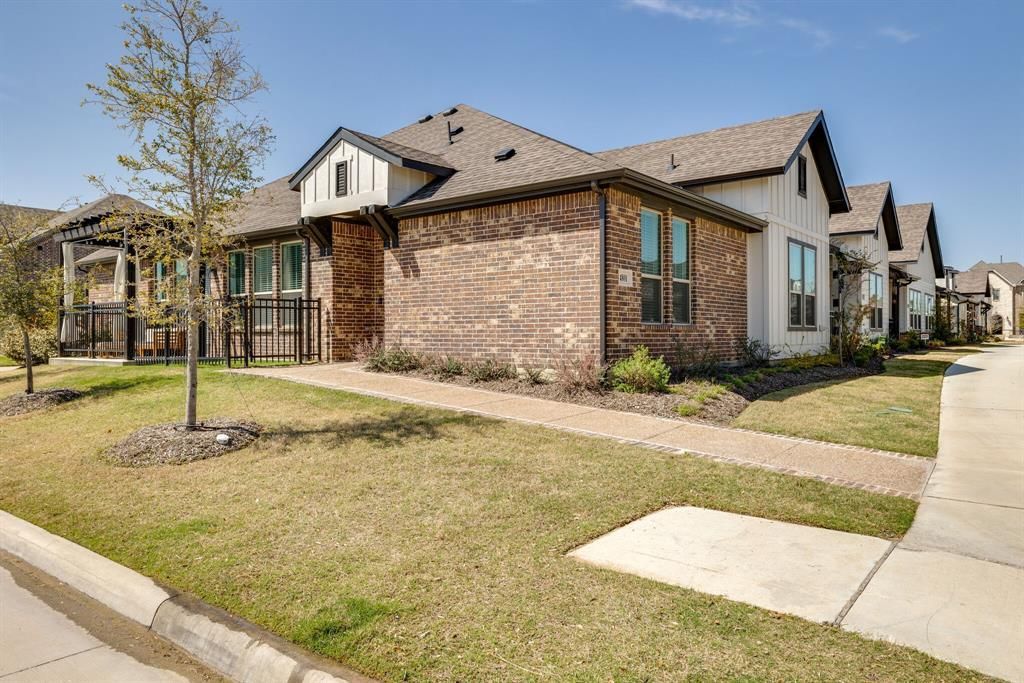 4801 Midnight Violet Way, Arlington, TX 76005 Main Photo