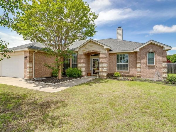 1164 Snowbird Court, Benbrook, TX 76126