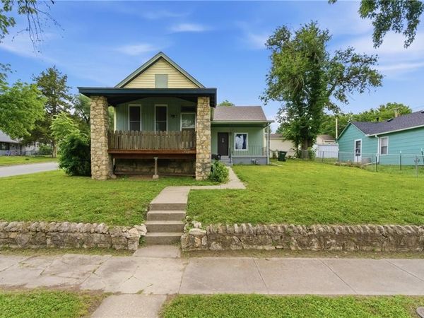 932 Dakota Street, Leavenworth, KS 66048