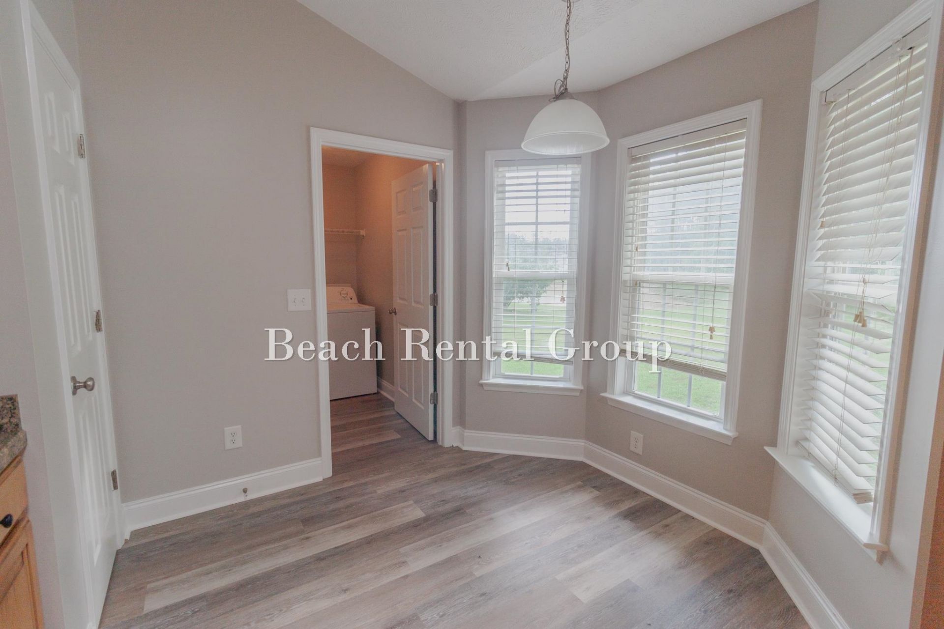 204 Macarthur Dr.  Photo 10