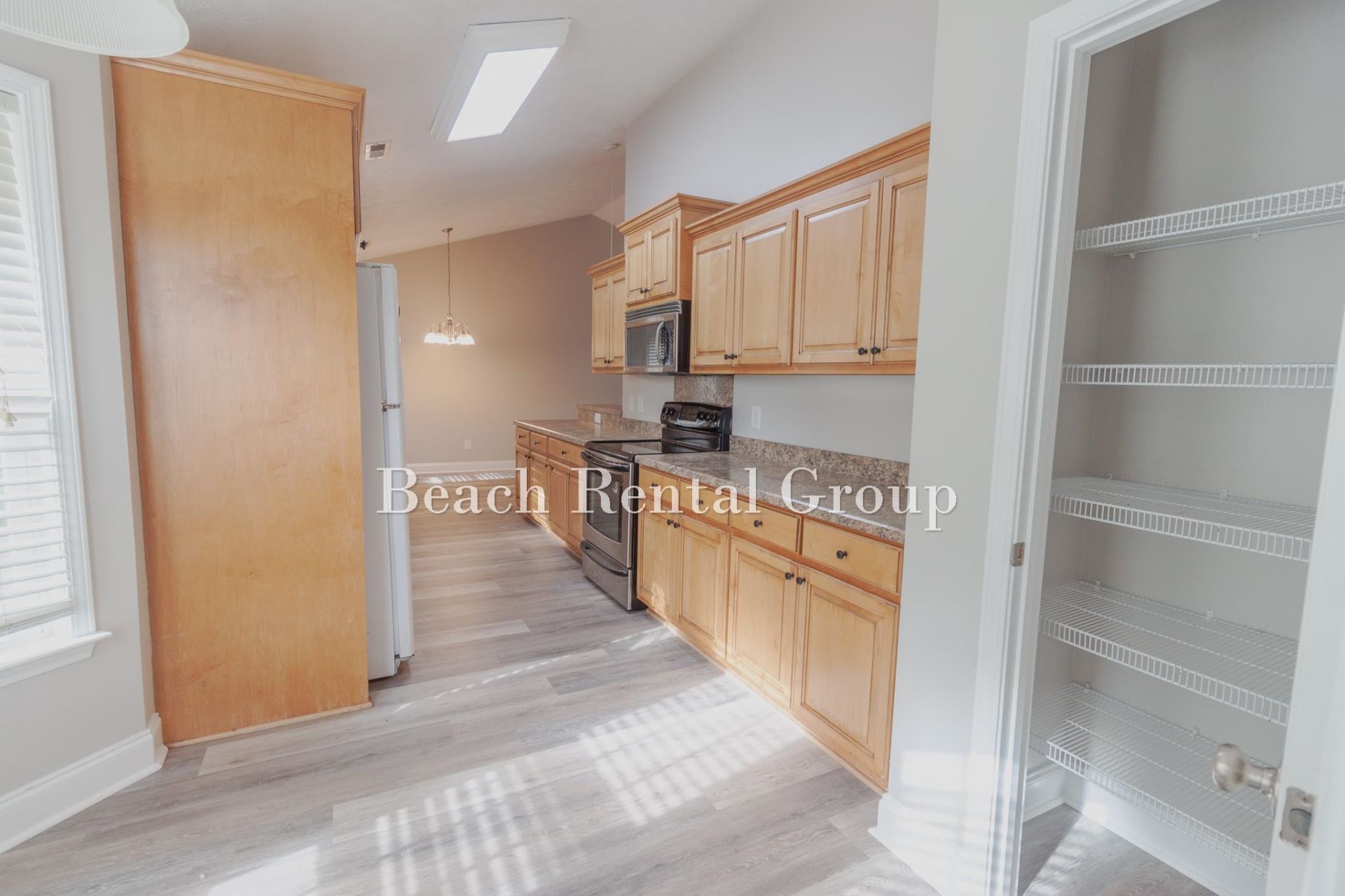 204 Macarthur Dr.  Photo 11