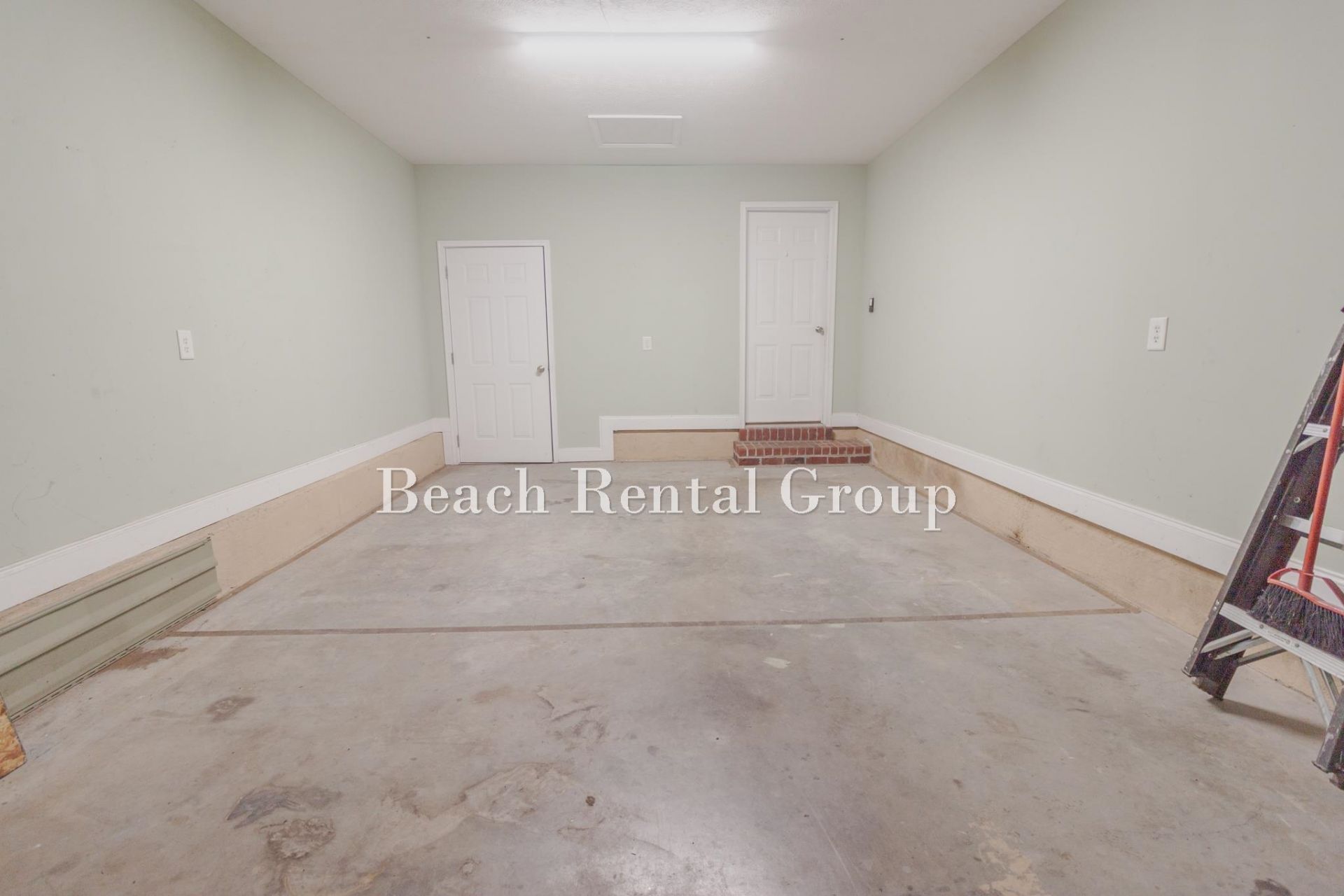 204 Macarthur Dr.  Photo 14