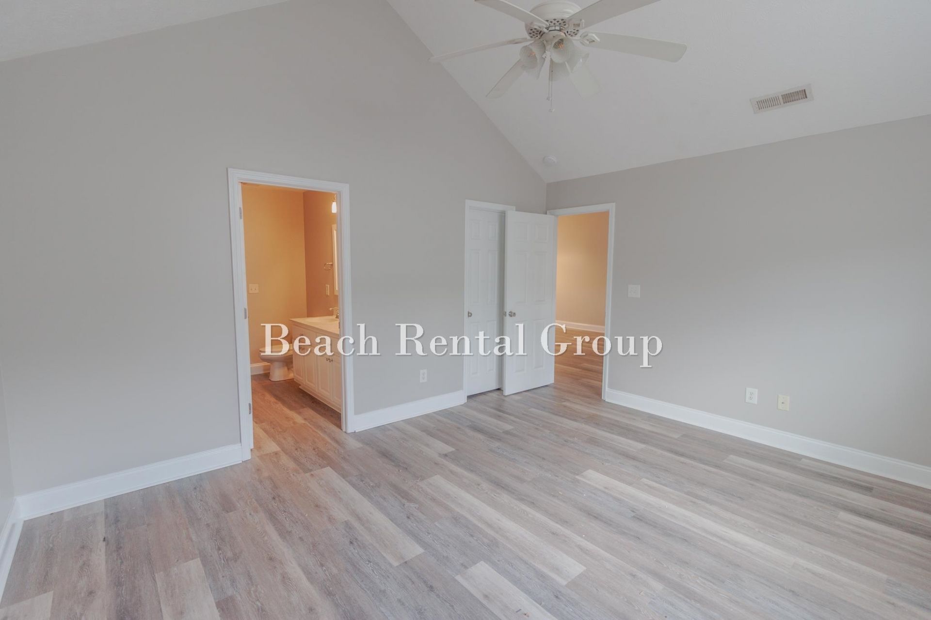 204 Macarthur Dr.  Photo 16