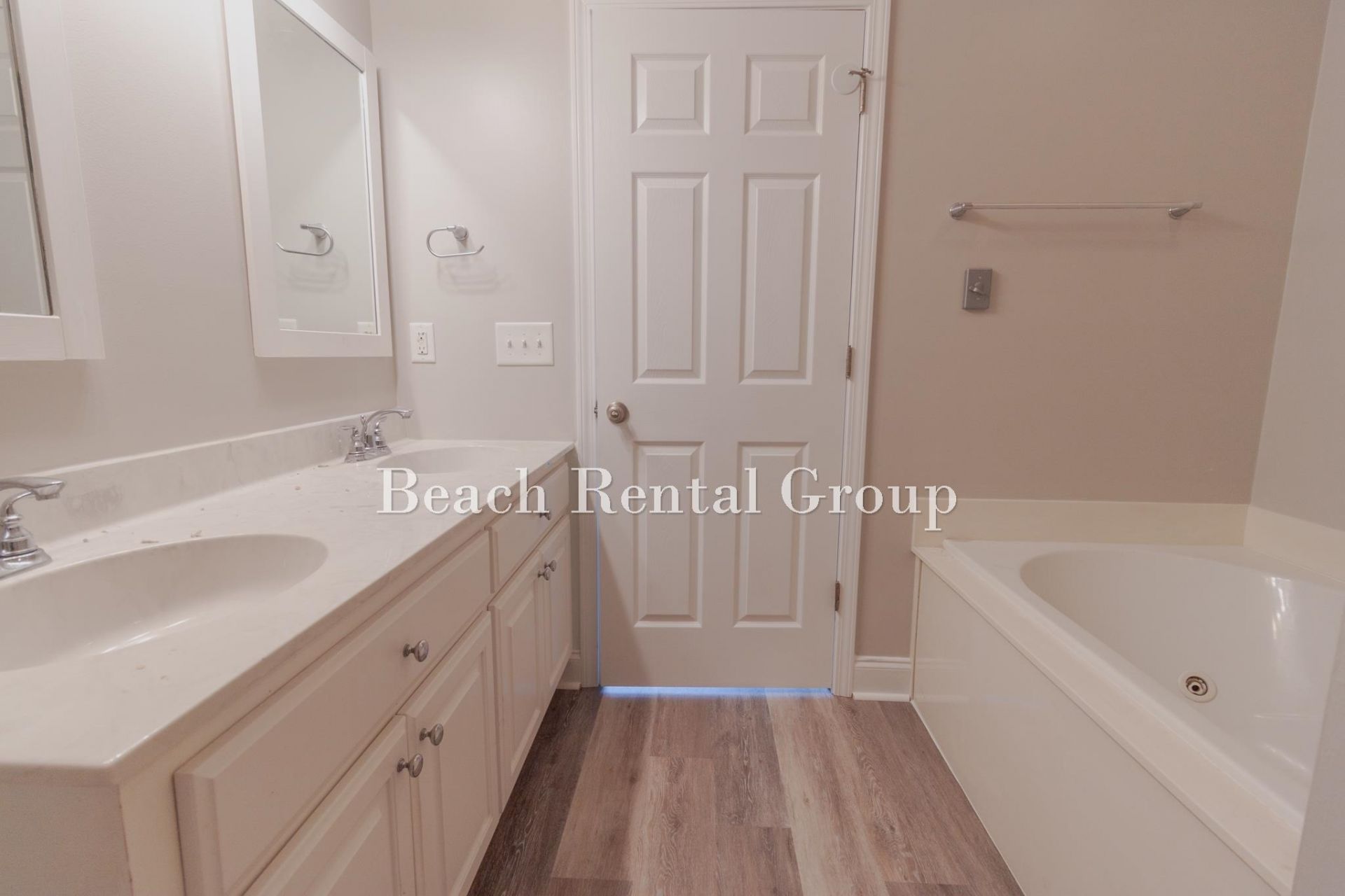 204 Macarthur Dr.  Photo 17