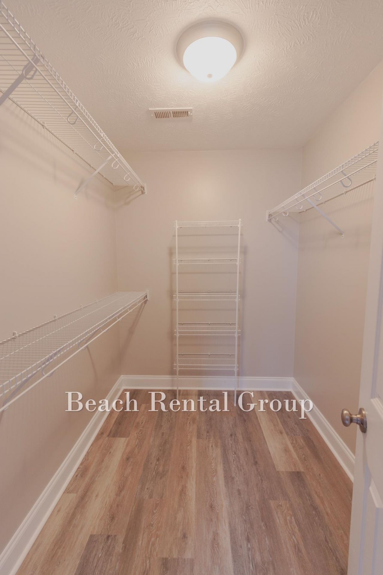204 Macarthur Dr.  Photo 18