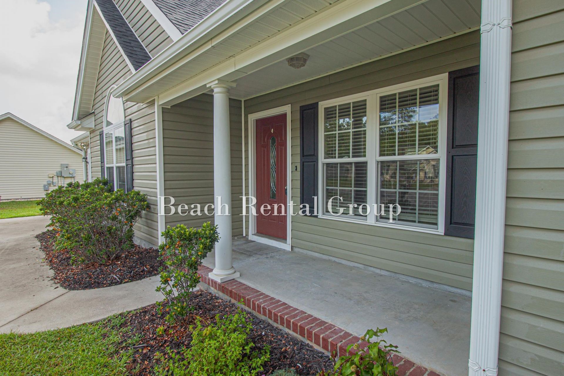 204 Macarthur Dr.  Photo 4