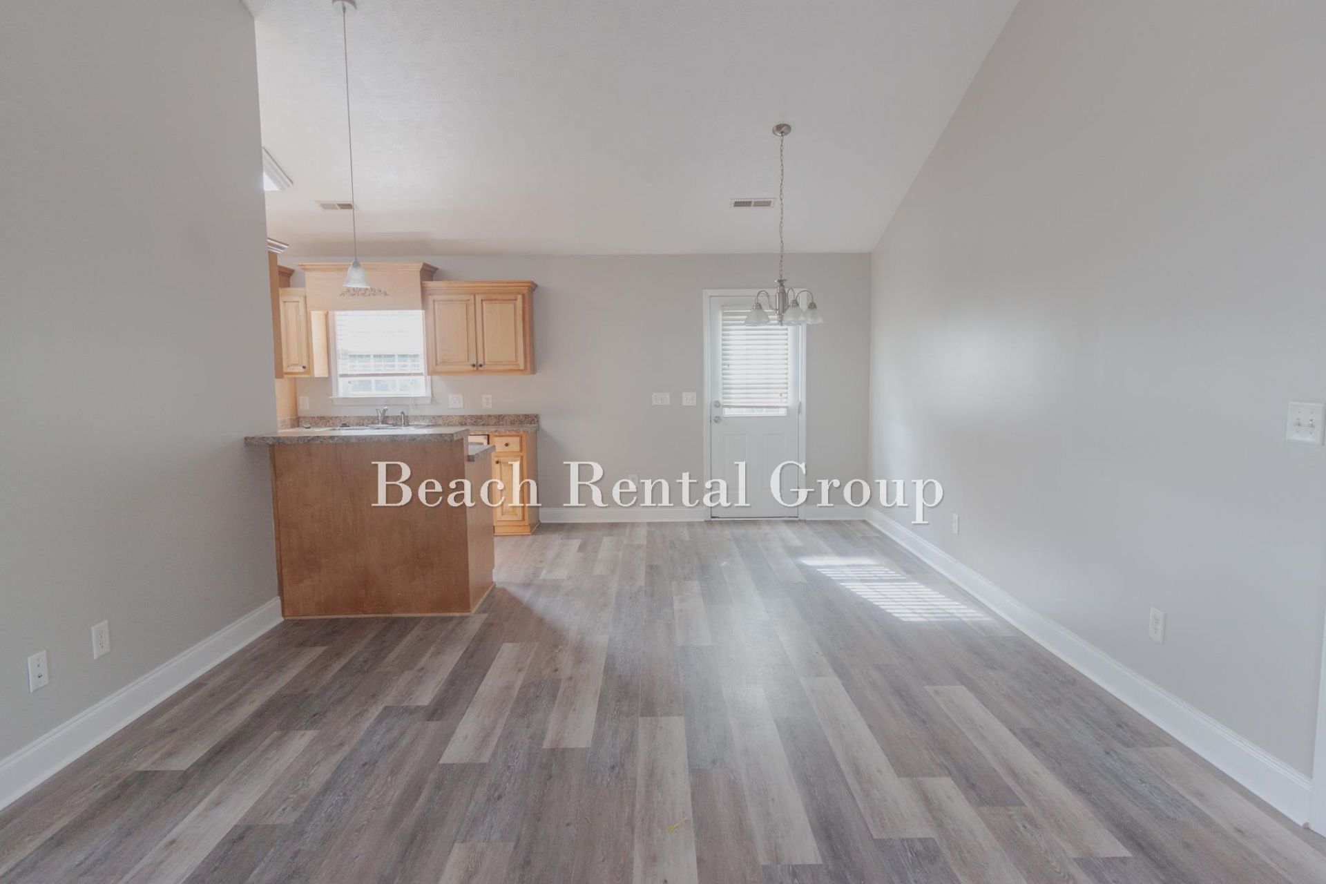 204 Macarthur Dr.  Photo 6