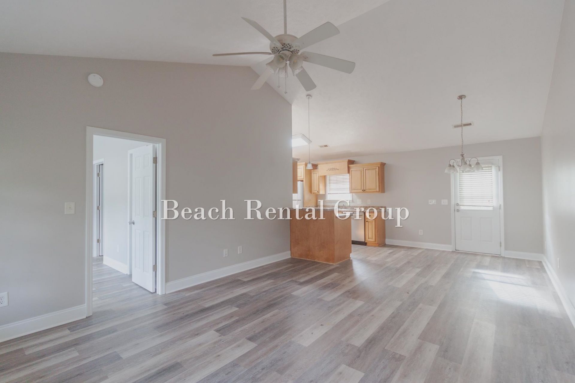 204 Macarthur Dr.  Photo 7