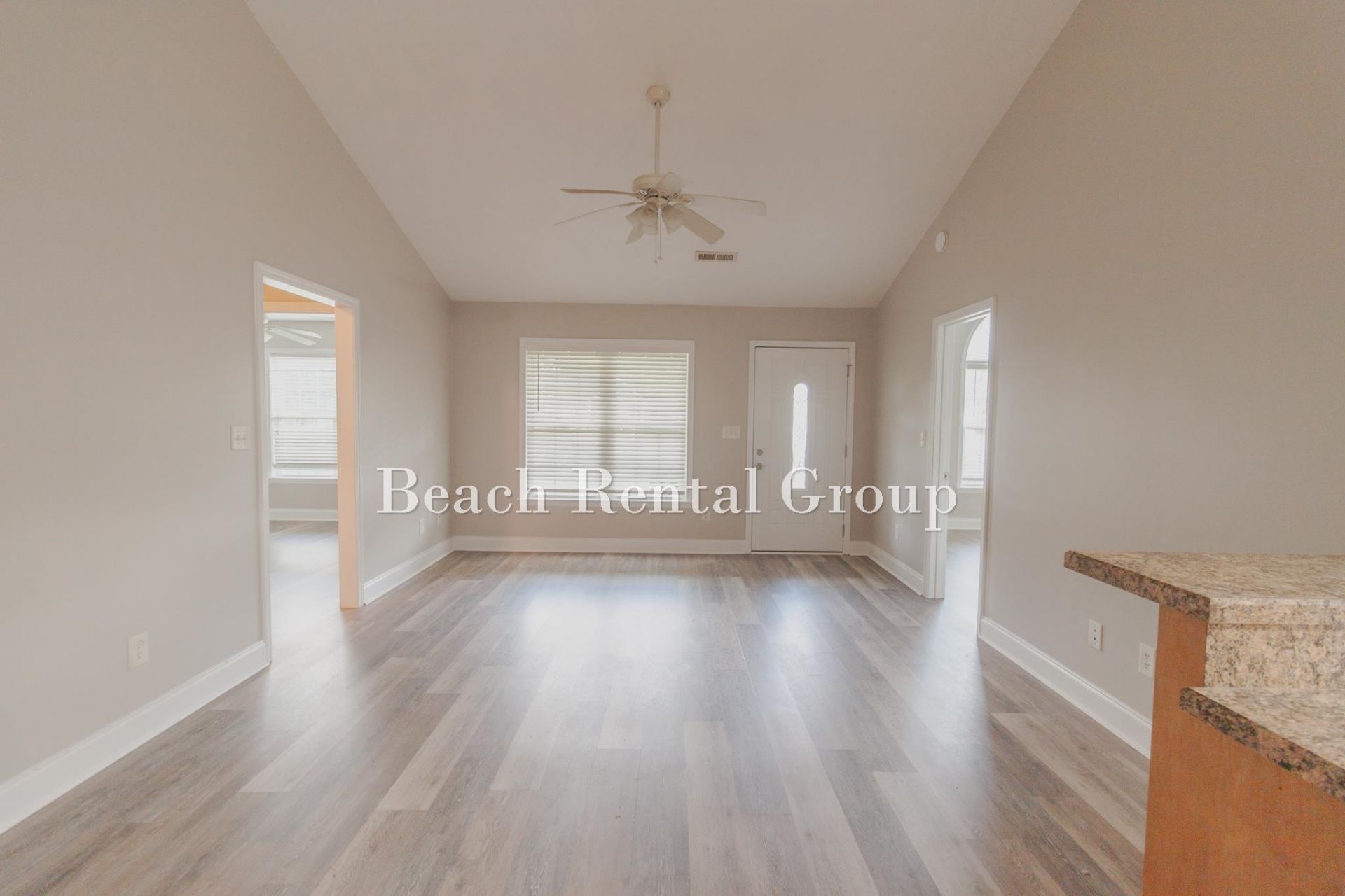 204 Macarthur Dr.  Photo 8