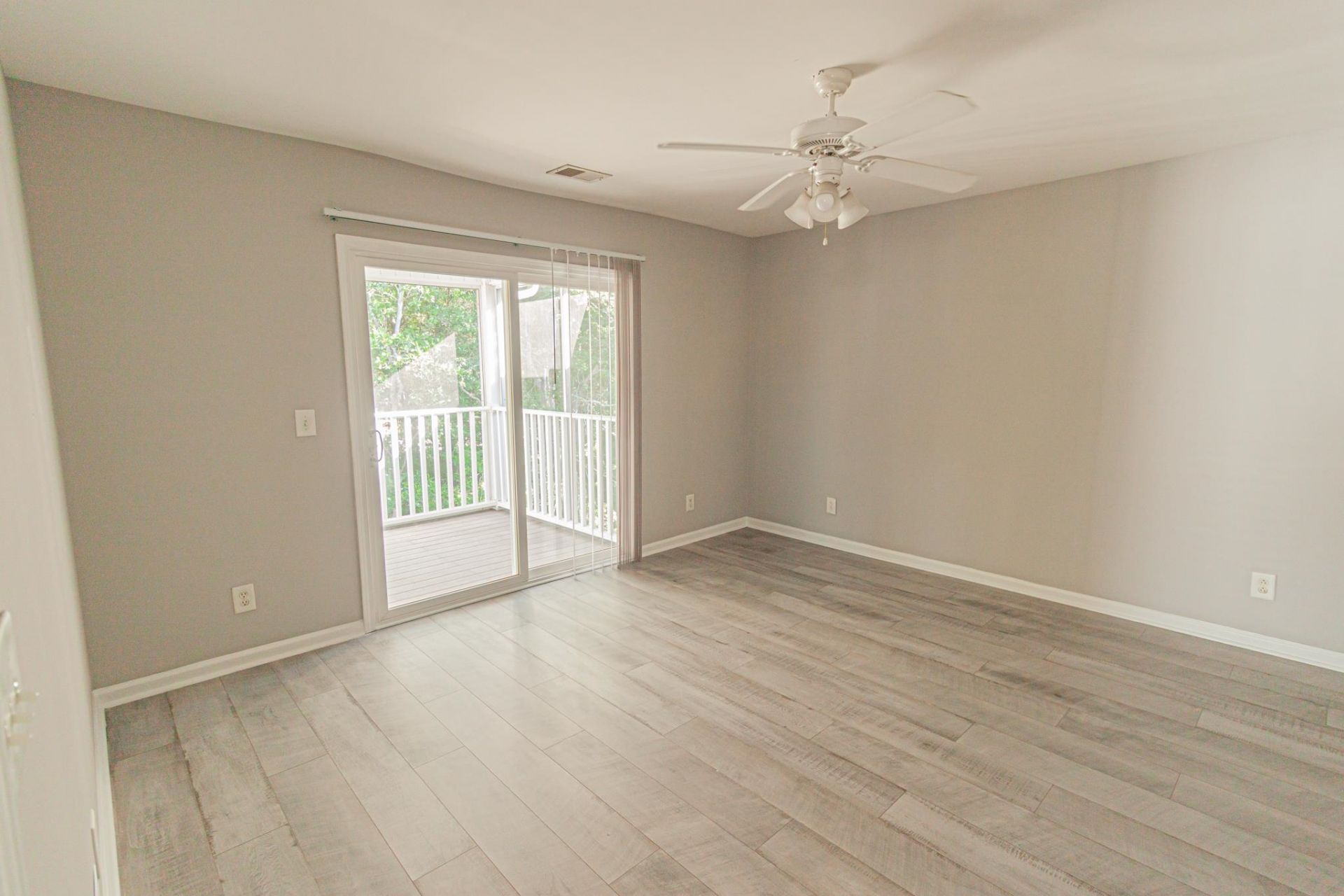 4850 Meadowsweet Dr. Photo 10
