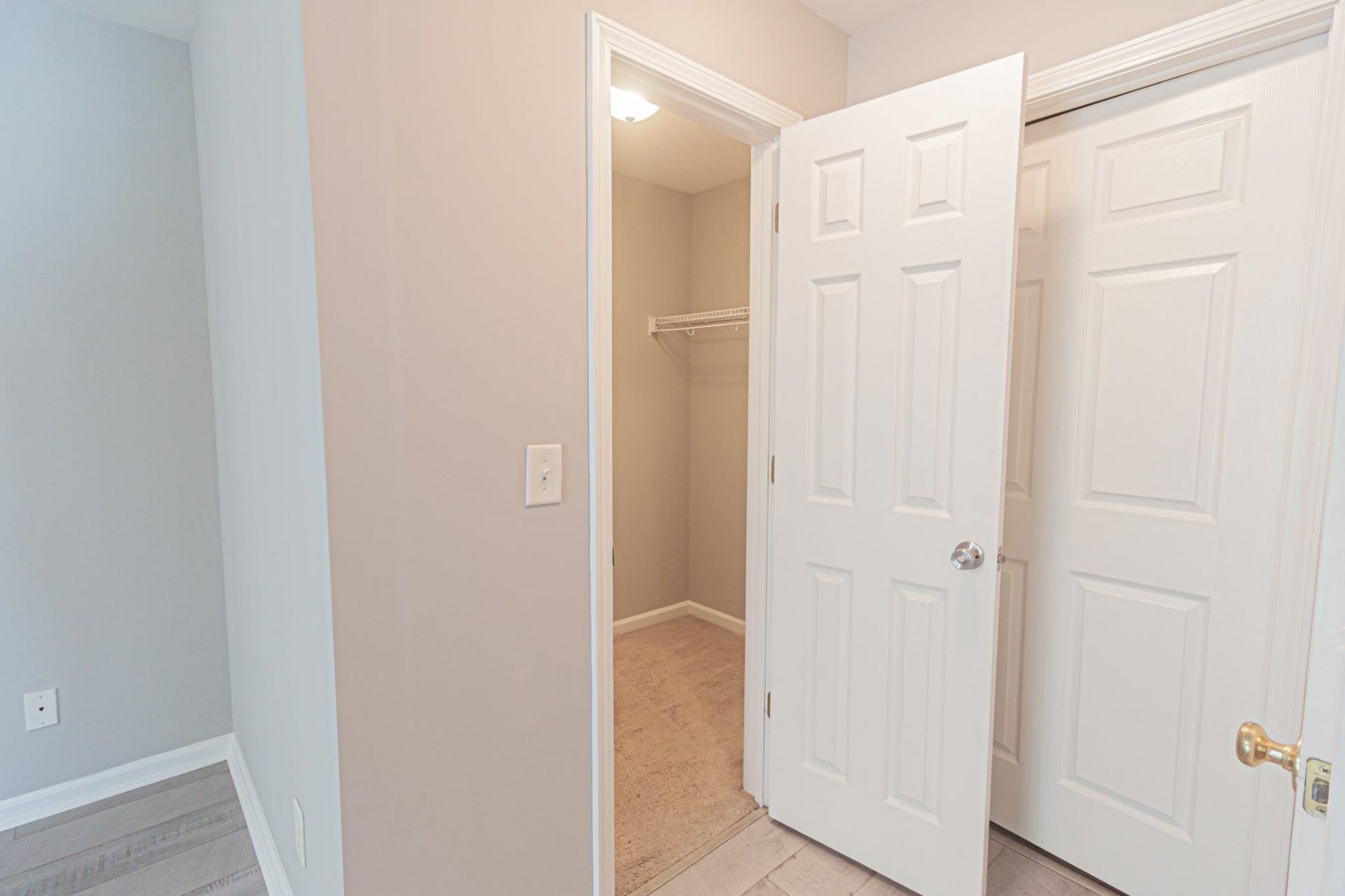 4850 Meadowsweet Dr. Photo 14