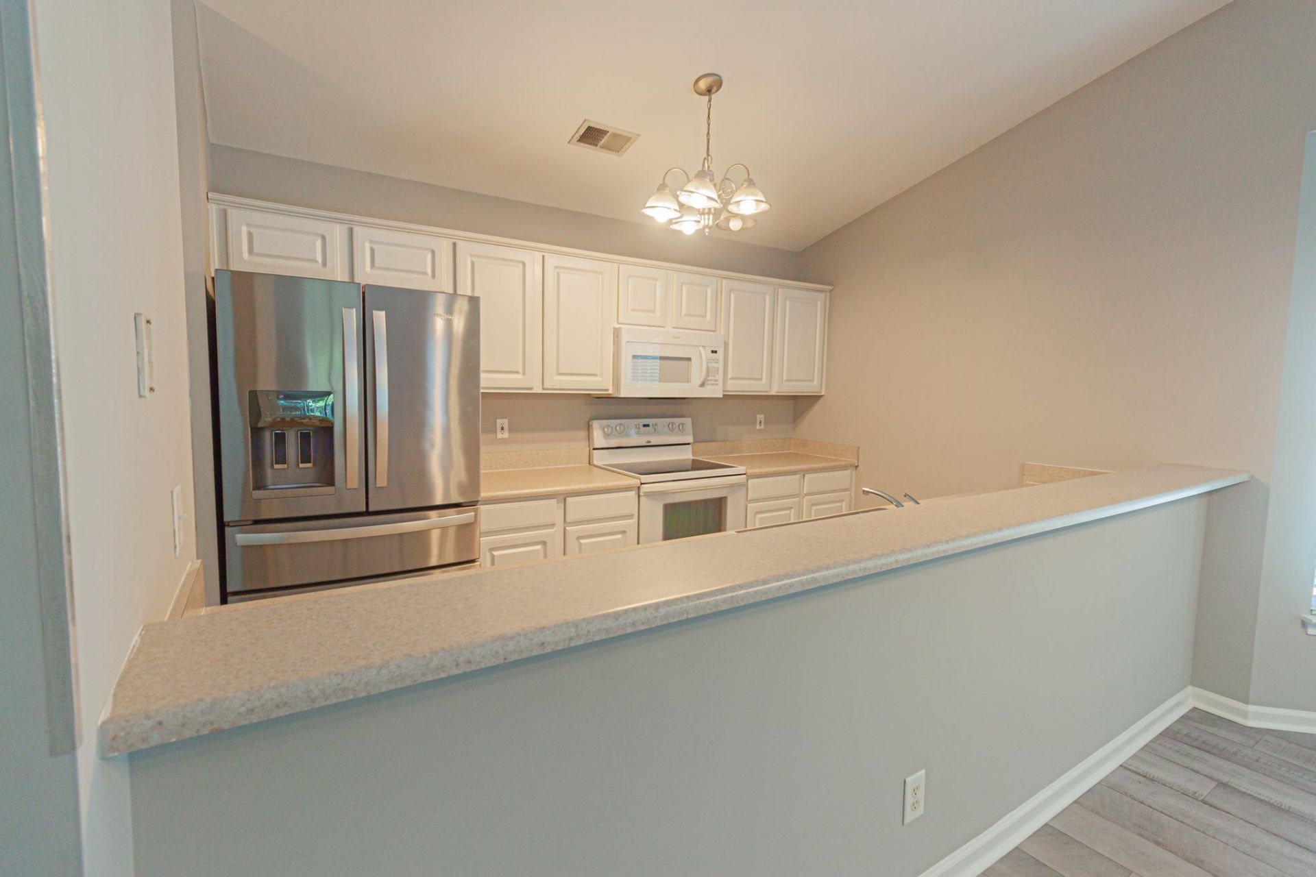 4850 Meadowsweet Dr. Photo 5