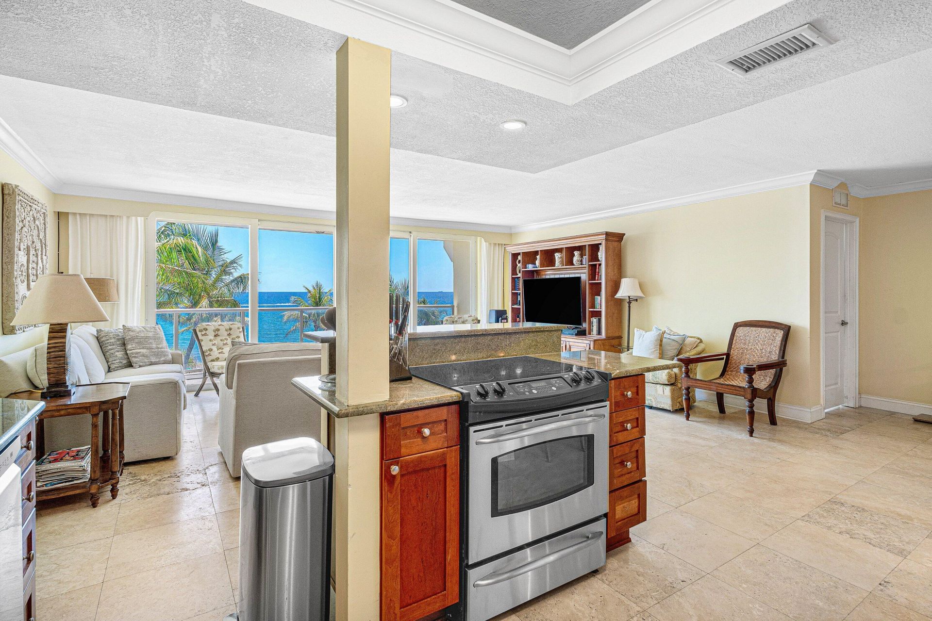 2080 E Hillsboro Boulevard, Unit 407, Deerfield Beach, FL 33441 Photo