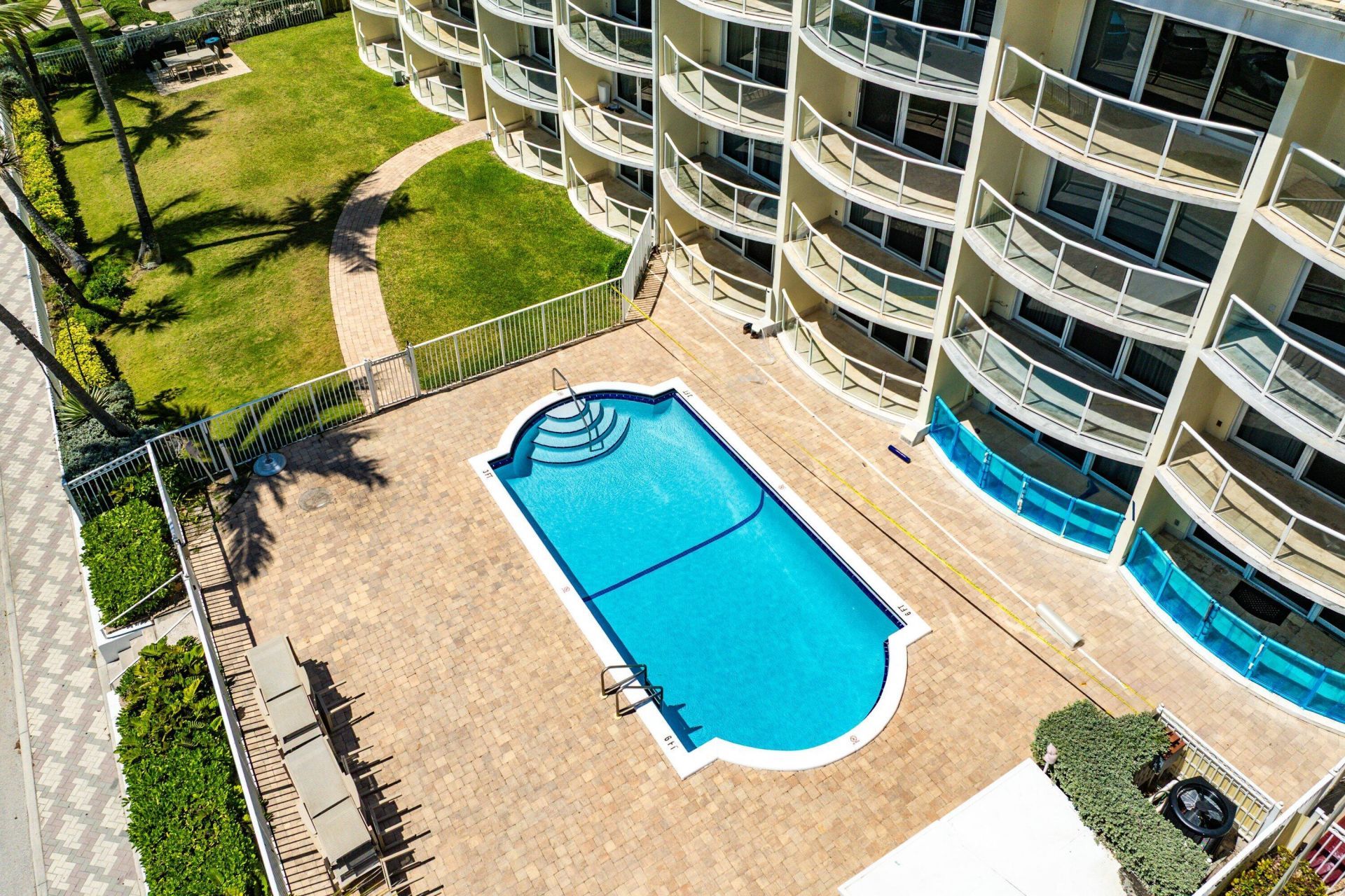 2080 E Hillsboro Boulevard, Unit 407, Deerfield Beach, FL 33441 Photo
