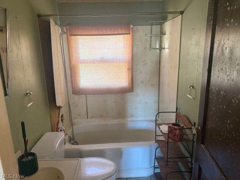 1861 Torbenson Drive, Cleveland, OH 44112 Photo 10