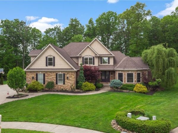 6424 Highland Green Drive , Medina, OH 44256