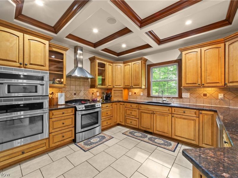 6424 Highland Green Drive, Medina, OH 44256 Photo 12