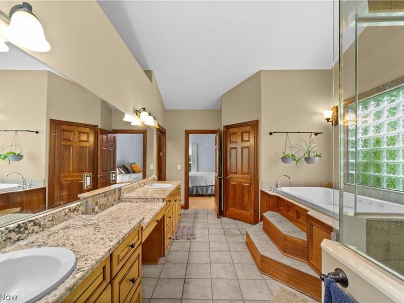 6424 Highland Green Drive, Medina, OH 44256 Photo 22