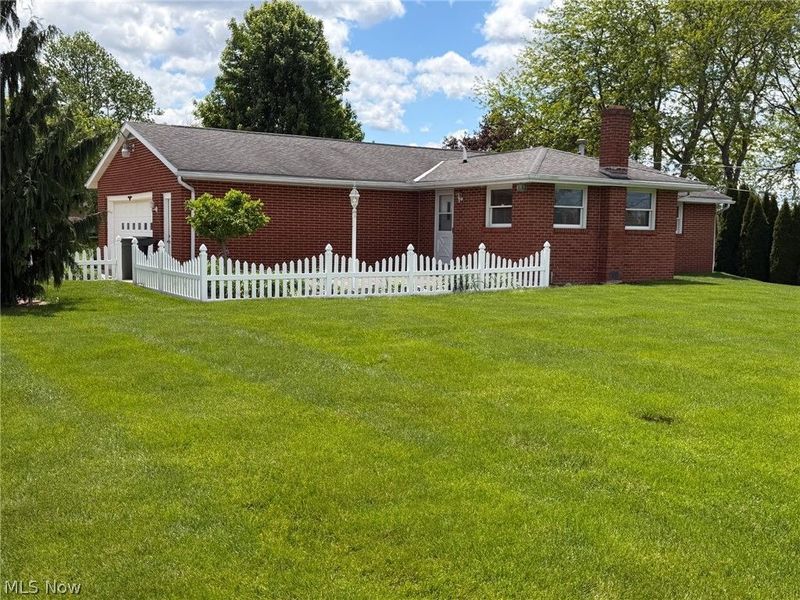 3215 Knollridge Circle NE, Canton, OH 44721 Photo 4