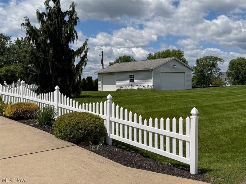 3215 Knollridge Circle NE, Canton, OH 44721 Photo 5