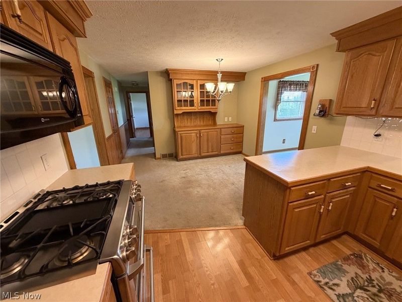 3215 Knollridge Circle NE, Canton, OH 44721 Photo 9