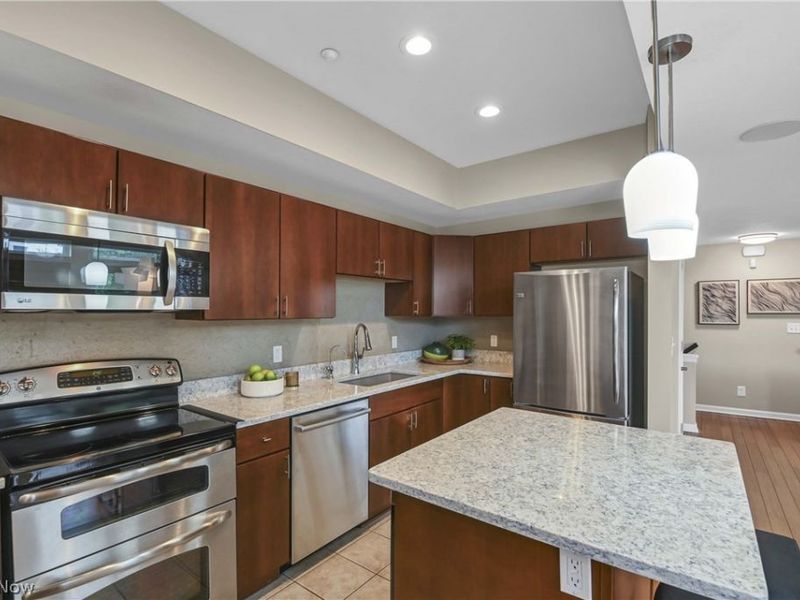 7407 Battery Park Boulevard, Unit H7407, Cleveland, OH 44102 Photo 12