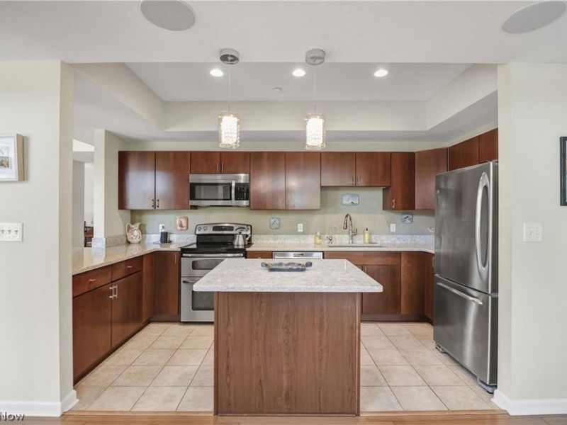 7407 Battery Park Boulevard, Unit H7407, Cleveland, OH 44102 Photo 12