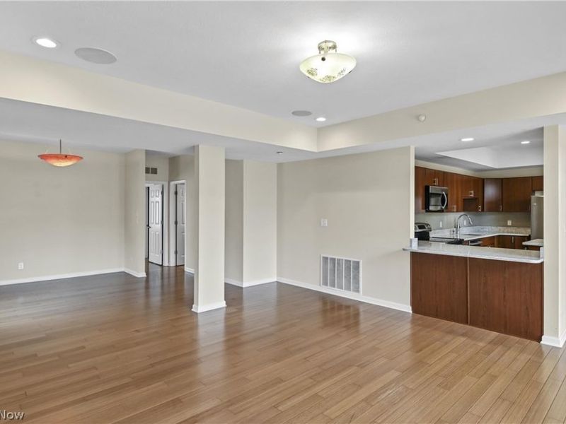 7407 Battery Park Boulevard, Unit H7407, Cleveland, OH 44102 Photo 18