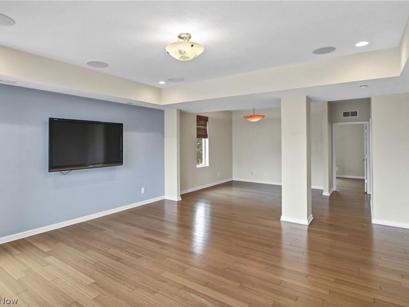 7407 Battery Park Boulevard, Unit H7407, Cleveland, OH 44102 Photo 20