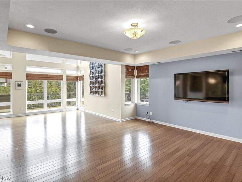 7407 Battery Park Boulevard, Unit H7407, Cleveland, OH 44102 Photo 21