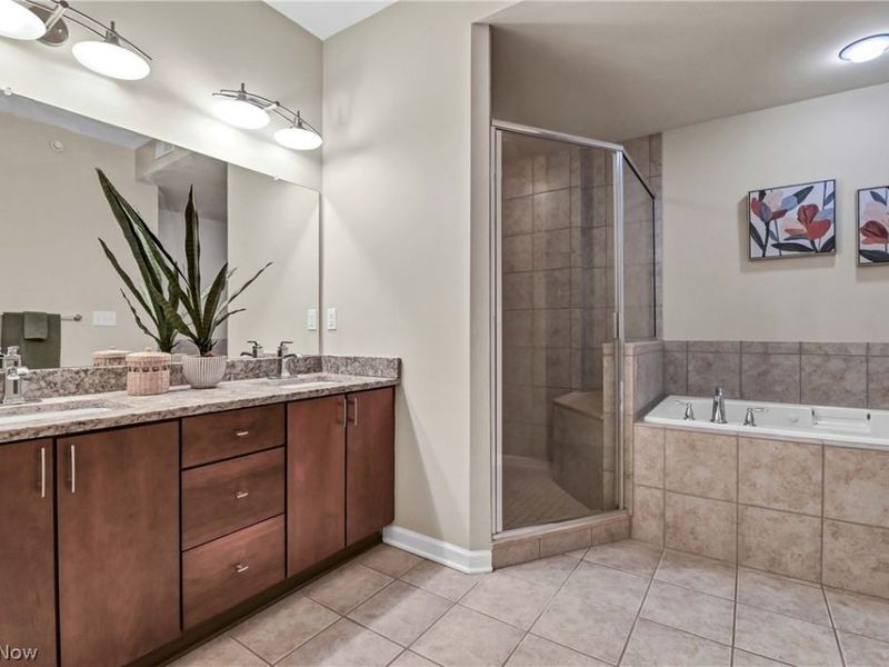 7407 Battery Park Boulevard, Unit H7407, Cleveland, OH 44102 Photo 23