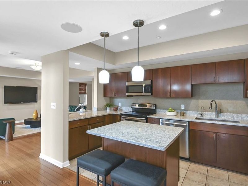 7407 Battery Park Boulevard, Unit H7407, Cleveland, OH 44102 Photo 4