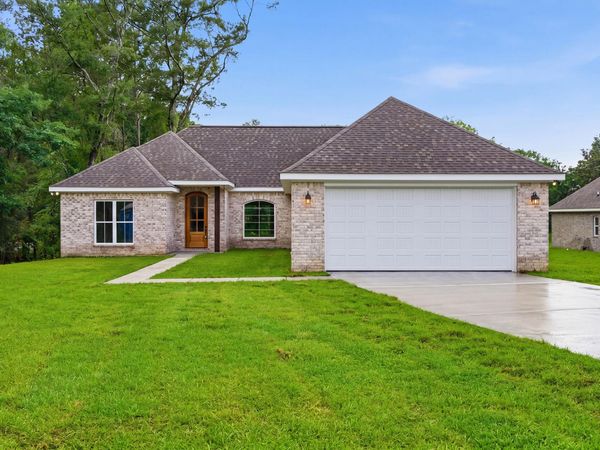 153 Sandy Run, Hattiesburg, MS 39402