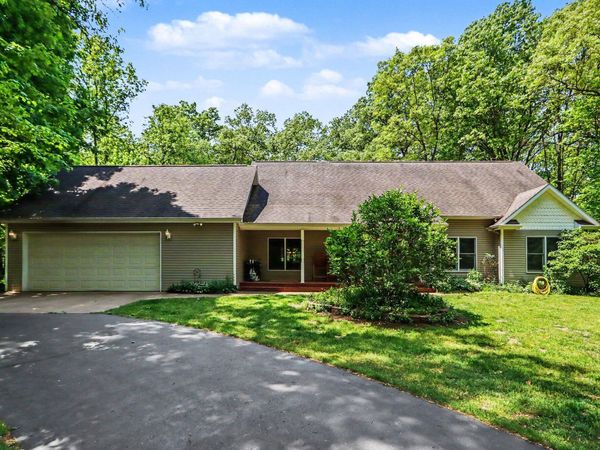26805 Drape Road, Lawton, MI 49065