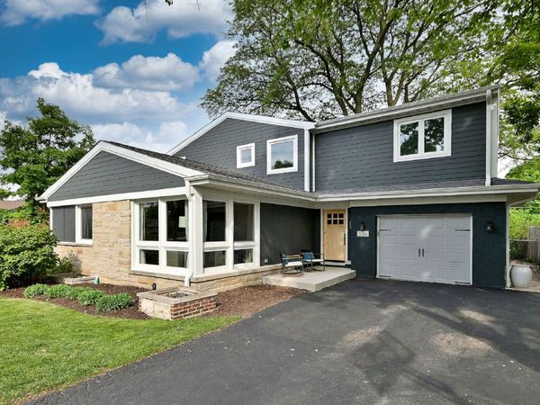 334 E Huntington Lane , Elmhurst, IL 60126