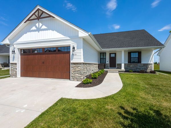 6779 Genesis Way , Bettendorf, IA 52722