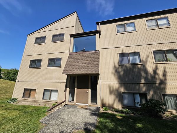 49 Oak Hill Colony Street , Unit 7, Fox Lake, IL 60020