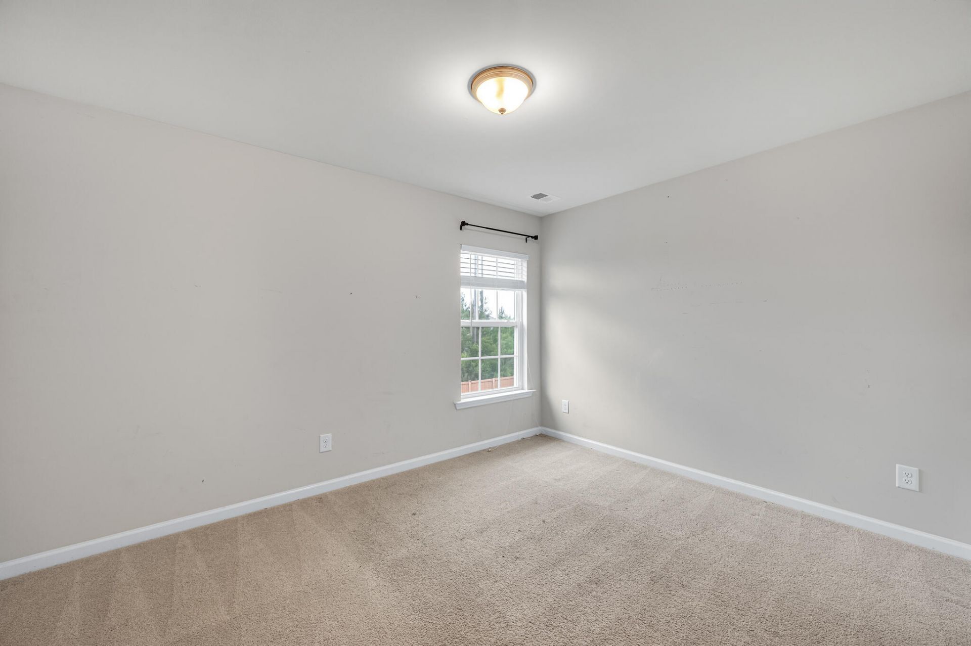 664 Redbud Lane Photo 21
