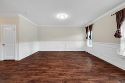 664 Redbud Lane photo 4