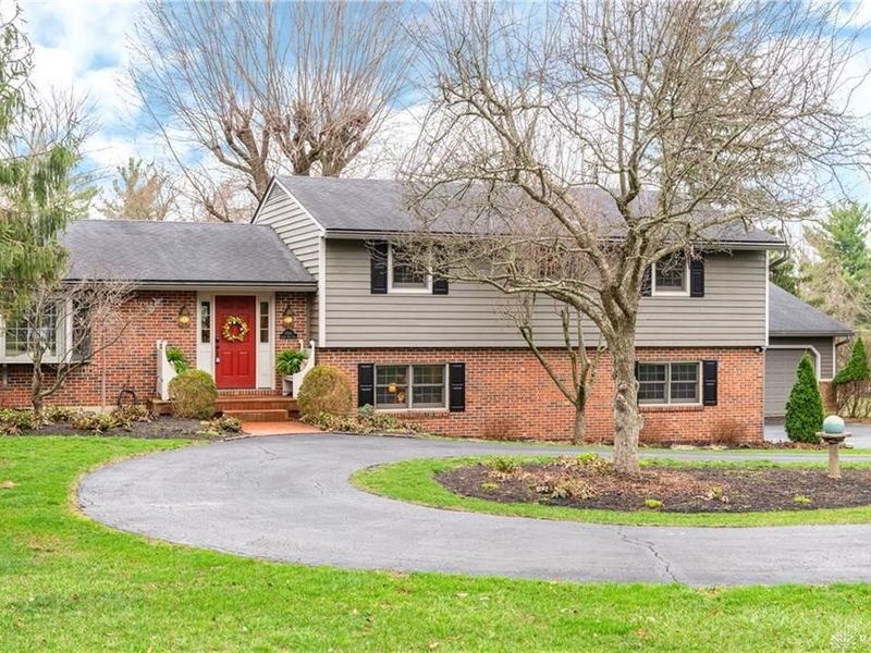 1916 Little York Road, Butler Township, OH 45414 Photo 2