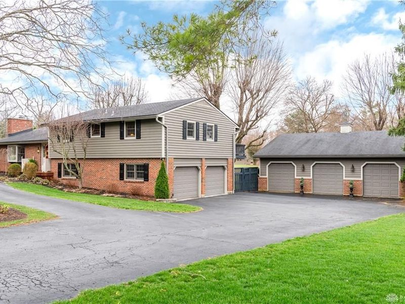 1916 Little York Road, Butler Township, OH 45414 Photo 3
