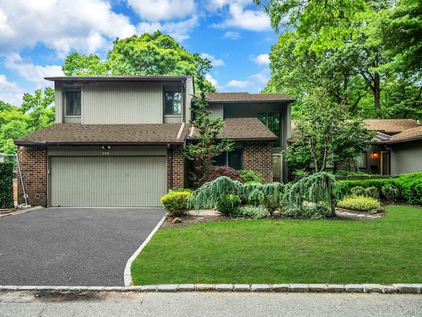 298 Vista Drive , Jericho, NY 11753