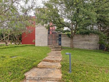 1810 Bermuda Street , Dallas, TX 75214
