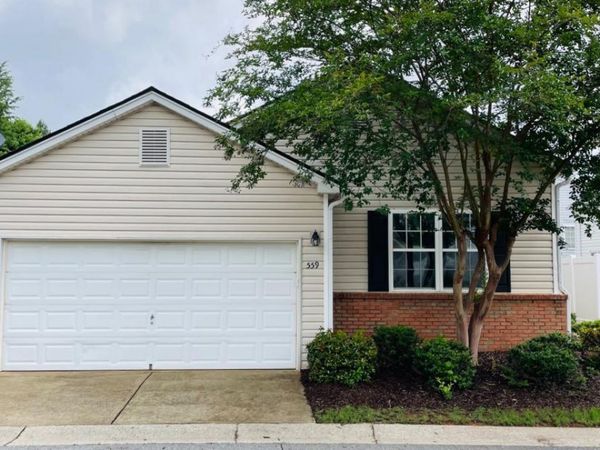 559 W Oaks Drive, Woodstock, GA 30188